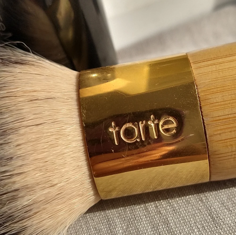 New! Makeup Brushes By Tarte and bare minerals Nice Must need for 26